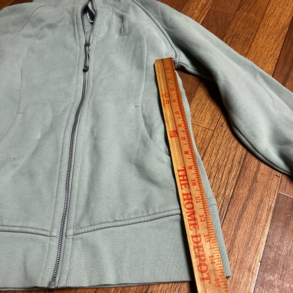 Lululemon - Picture 5 of 7